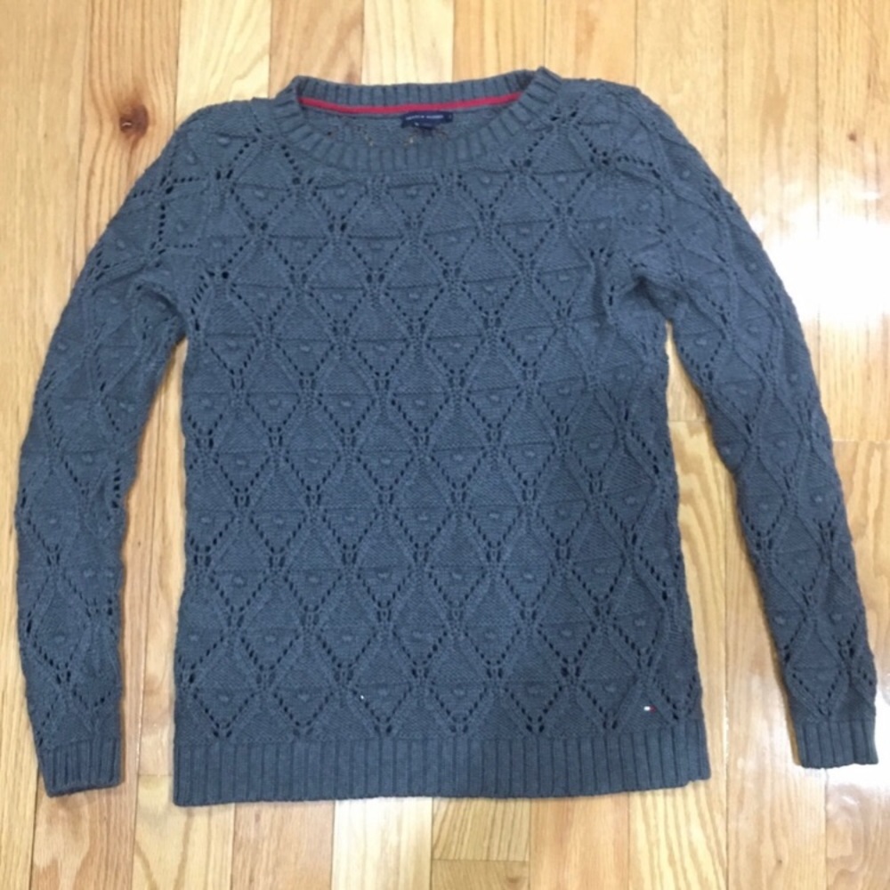 Tommy Hilfiger grey sweater in large.